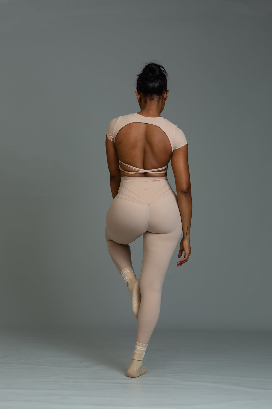 Open cross-back tee (almond)