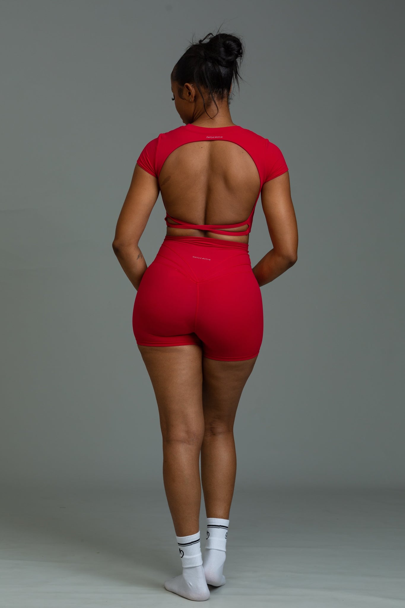 Stillness high waisted shorts (pomegranate)